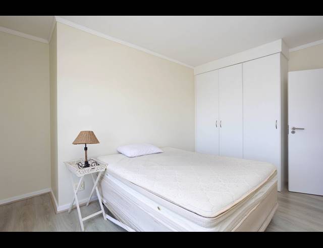 1 BEDROOM APARTMENT TO LET IN CLAREMONT